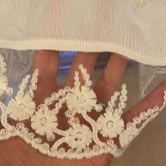 SUGAR+LIPS cream blouse - Picture 5 of 12